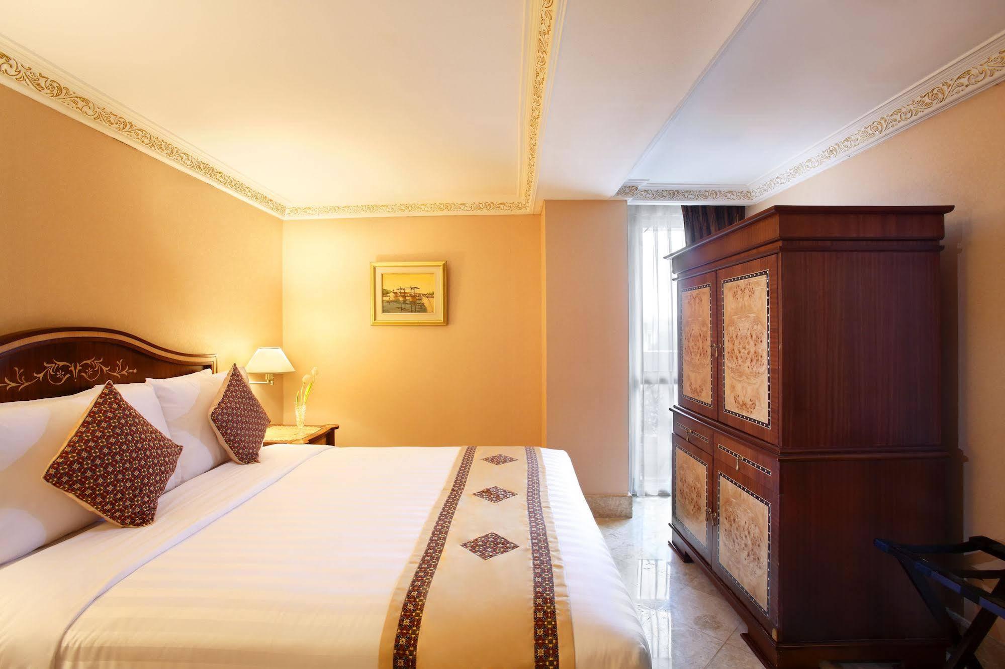 Ambhara Hotel Giacarta Esterno foto