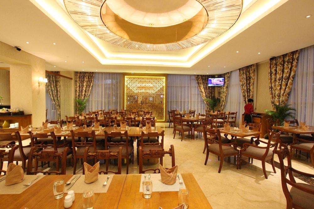 Ambhara Hotel Giacarta Esterno foto