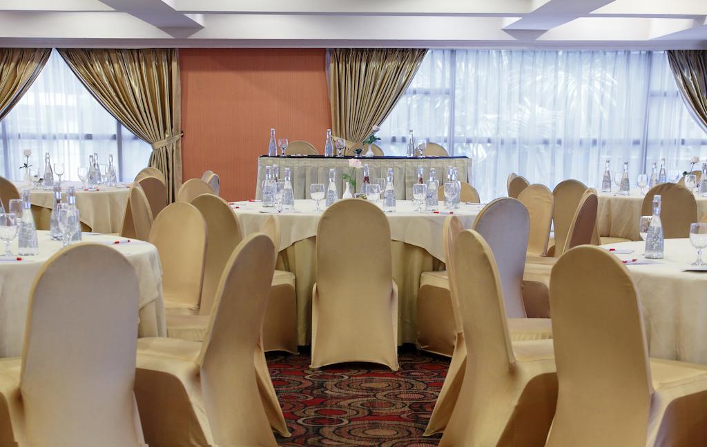 Ambhara Hotel Giacarta Esterno foto